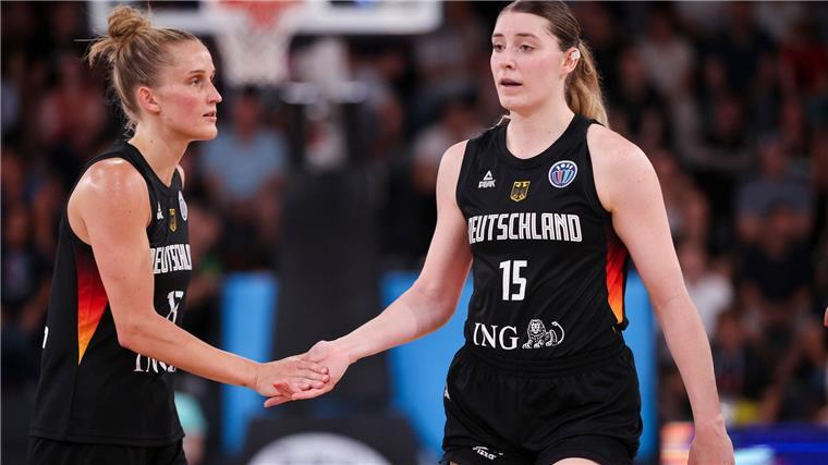 Basketballerin Luisa Geiselsöder (rechts) spielt mit der deutschen Mannschaft am Mittwoch im Viertelfinale der EM.