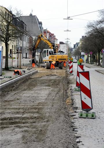 Baustelle: Die Batteriestraße erhält eine Asphaltdecke.