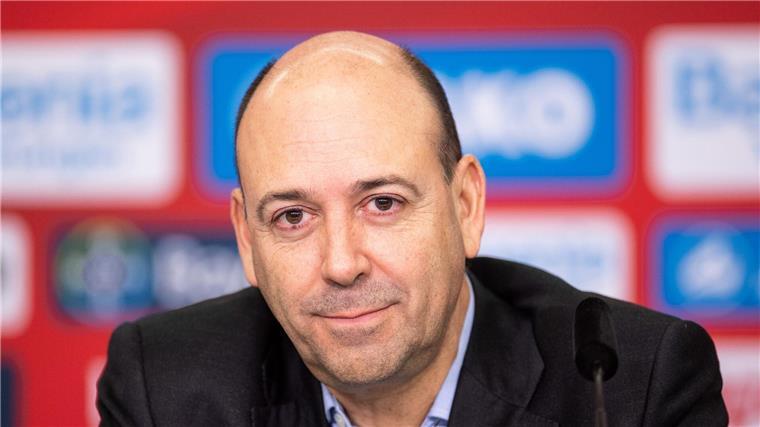 Bayern-Boss Dreesen kontert Kritik von Leverkusens Carro Bayer-Boss Fernando Carro kritisiert Max Eberl.
