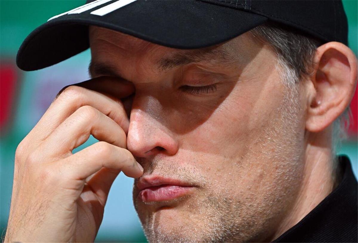 Das tut weh! So sehr schmerzt die Bayern die Pokalpleite gegen Freiburg Bayern-Trainer Thomas Tuchel kann es noch nicht fassen: Sein Klub ist raus aus dem Pokal.