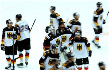 Bedröppelte Gesichter:  Deutschlands Eishockey-Nationalteam steht bei der WM vor dem Vorrunden-Aus. Nach dem 1:3 gegen Lettland hat der neuformierte Olympia-Zweite von Pyeongchang nur noch theoretische Chancen auf den Einzug ins Viertelfinale. 