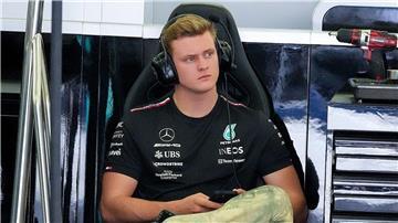Bei Alpine ist nur noch ein Platz frei - Mick Schumacher ist im Rennen dabei.