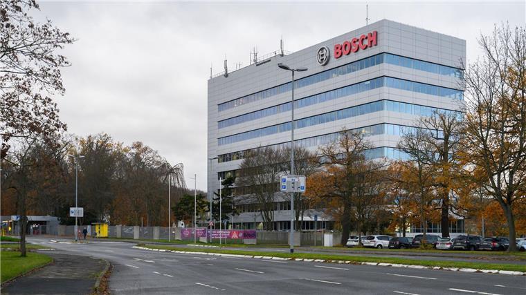 IG Metall wehrt sich gegen Bosch-Stellenabbau in Hildesheim Bei Bosch in Hildesheim soll jede zweite Stelle wegfallen