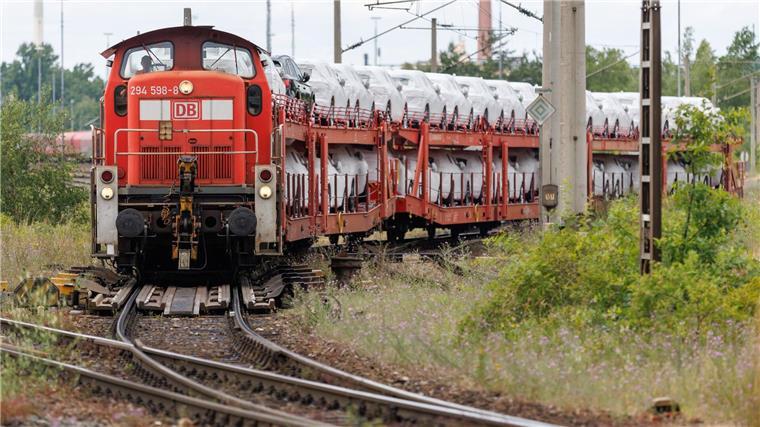 Kahlschlag bei Cargo-Werken - Bahn plant diese Schließungen Bei DB Cargo steht derzeit alles auf dem Prüfstand - jetzt soll die Werke-Landschaft umstrukturiert werden. (Symbolbild)
