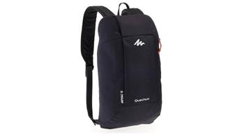 Bei Decathlon Bremerhaven bekommen Kunden noch bis Ostersamstag einen ab einem Einkaufswert von 10 Euro einen Rucksack geschenkt. 
