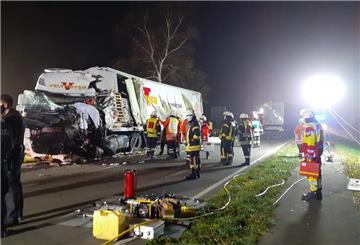 Bei dem Unfall auf der Bundesstraße B6 kam 2020 ein Lkw-Fahrer ums Leben (Archivbild).