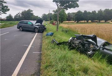 Bei dem Unfall wurden beide Autofahrer schwer verletzt in ein Krankenhaus gebracht.
