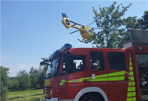 Bei dem Verkehrsunfall zwischen den Ortschaften Krempel und Wanna kam auch ein Hubschrauber zum Einsatz.