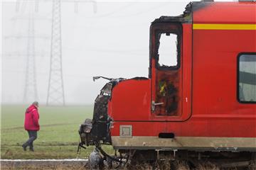 Bei dem Zusammenstoß mit einem Müllwagen wurde der Zug Ende Dezember stark beschädigt und fing Feuer. Nun gab es den nächsten Unfall an einem Bahnübergang.