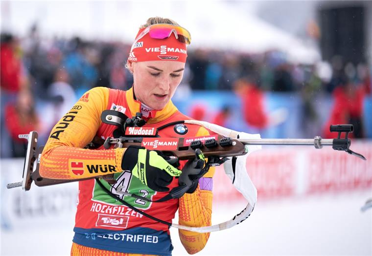 Das nächste Biathlon-Debakel Bei den deutschen Biathletinnen läuft im Moment nicht viel. Denise Herrmann (Bild) hatte feuchte Augen nach dem Staffel-Debakel von Hochfilzen. "Man könnte meinen, ich habe erst gestern mit dem Biathlon angefangen. Das könnte wahrscheinlich meine Oma besser", sagte sie.