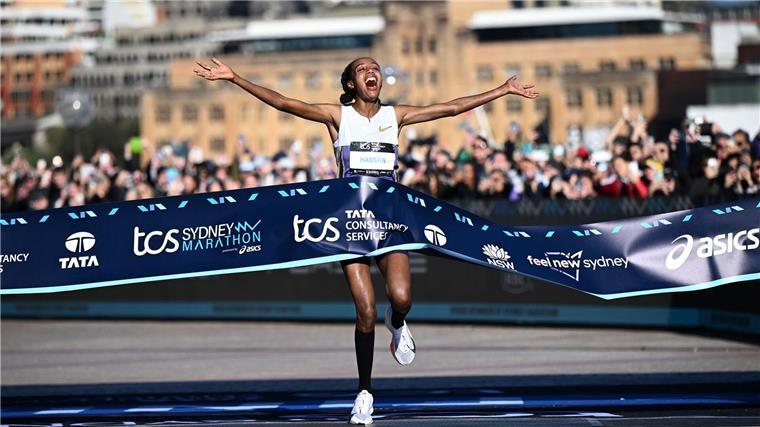 Bei den Frauen stellte Marathon-Olympiasiegerin Sifan Hassan in Sydney einen Streckenrekord auf.