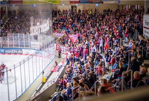 Bei den Heimspielen der Pinguins dürfen immerhin noch 50 Prozent der Zuschauer kommen.