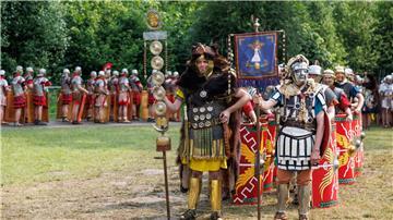 Bei den Römer- und Germanentagen in Kalkriese haben mehr als 300 Darsteller den Alltag vor rund 2.000 Jahren nachgespielt.