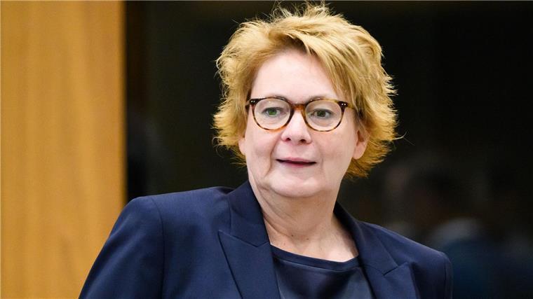 Ministerin fordert Drohnenabwehr zusammen mit Bundeswehr Bei der Abwehr von Drohnen und anderen hybriden Angriffen sieht Niedersachsens Innenministerin Behrens (SPD) „dringenden Handlungsbedarf“. (Archivbild)