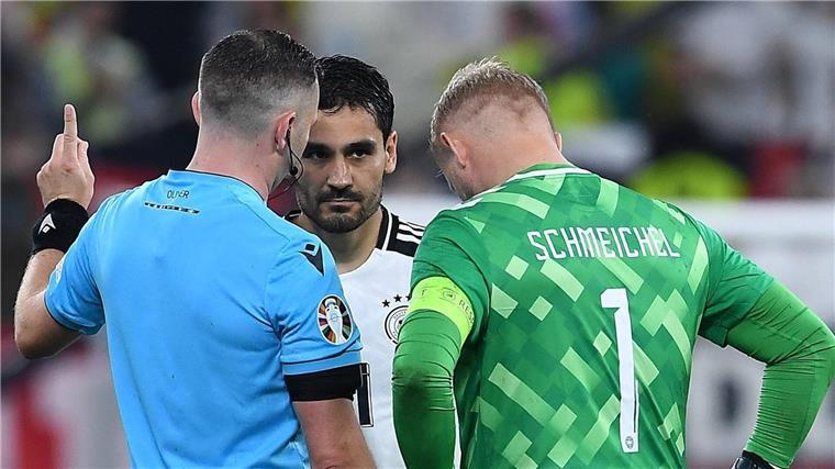 Nur der Kapitän spricht mit dem Referee: DFB prüft Ausweitung