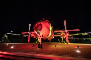 Bei der ersten Lichterwoche an der Wurster Küste werden auch historische Fluggeräte des Nordholzer Aeronauticums in Szene gesetzt. 