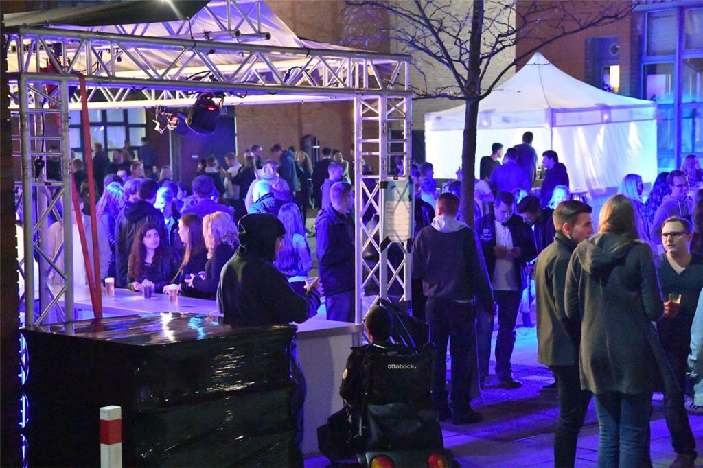 Bei der Erstsemesterparty der Hochschule Bremerhaven wurde die ganze Nacht gefei...
