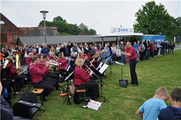 Bei der Feier in Golzwarden gab es Blasmusik zu hören.