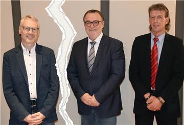 Bei der konstituierenden Sitzung des Rates der Stadt wurden Bürgermeister Michael Solty (SPD, Mitte) und seine Stellvertreter Jens Petersen (Bündnis 90/Die Grünen, links) und Detlef Tiedemann (SPD) ins Amt gewählt. Nun hat Petersen die Fraktion Bündnis 90/Die Grünen, und damit auch die Arbeitsgruppe SPD/Grüne/WFB verlassen. Über die damit verbundenen Konsequenzen wird in den Gremien noch zu beraten sein.