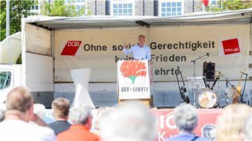 Bei der Kundgebung zum Tag der Arbeit in Lehrte trat Ex-Bundespräsident Christian Wulff auf.