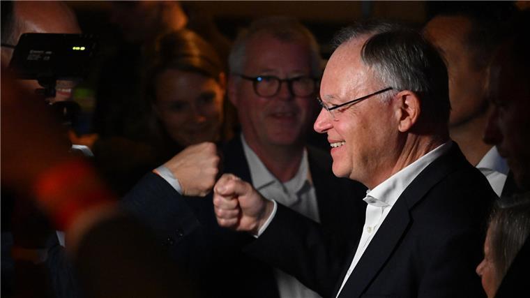 Niedersachsen hat entschieden - so sieht es in den Wahlkreisen aus Bei der SPD und Stephan Weil gibt es allen Grund zur Freude.