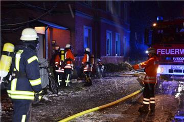Bei der Verpuffung einer Heizungsanlage in Althemmoor wurde eine Person verletzt. Sie wurde von den Einsatzkräften ins Krankenhaus nach Stade gefahren.