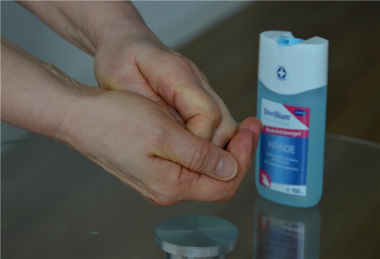 Run auf Masken und Desinfektionsmittel in Zeven Bei Desinfektionsmitteln gibt es Lieferengpässe. Apotheken bekommen nur noch kontingentierte Mengen zugeteilt. Gleiches gilt für Atemmasken.