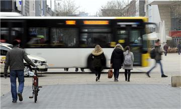 Bei einem Bremsmanöver in der Georgstraße sind Fahrgäste verletzt worden.