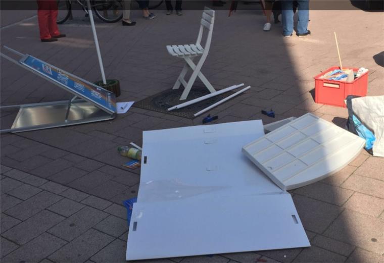 Cuxhavener soll AfD-Wahlstand angezündet haben Bei einem Stand der AfD in Cuxhaven kam es am Sonnabend zu Tumulten.