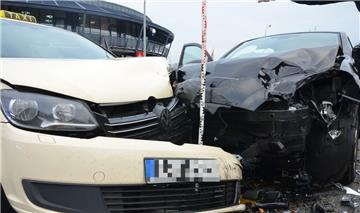 Bei einem Unfall am Flötenkiel entstand am Montag erheblicher Sachschaden.