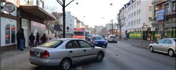 Bei einem Unfall auf der Rickmersstraße ist am Dienstag hoher Schaden entstanden. 