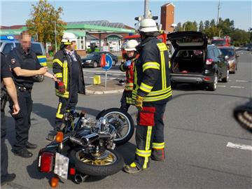 Bei einem Unfall in Schiffdorf ist ein Motorradfahrer leicht verletzt worden.