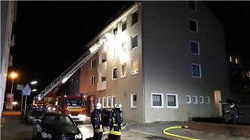 Bei einem Wohnungsbrand in der Schönianstraße ist eine Frau ums Leben gekommen.