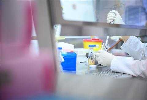 Bei einer Frau in Bremen ist eine Infektion mit dem Coronavirus bestätigt worden.