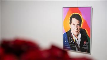 Bei einer Online-Auktion gibt es Gegenstände aus dem Nachlass von Udo Jürgens zu ersteigern - vom Füller bis zum Konzertflügel.