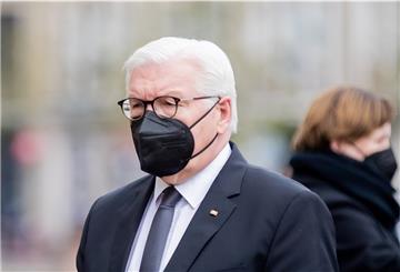 Bei einer Veröffentlichung des geänderten Infektionsschutzgesetzes im Bundesgesetzblatt noch am Donnerstag, tritt es an diesem Freitag in Kraft.