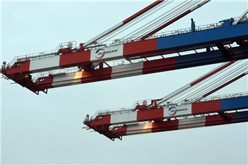 Bei Eurogate droht am Container-Terminal in Bremerhaven ein Umschlagsverlust.
