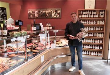 Bei „Fleisch und Feinkost Bösch“ gibt es Hausgemachtes und Spezialitäten .