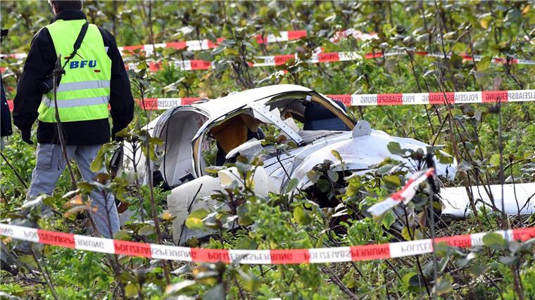 Mehr Flugunfälle in Deutschland – aber weniger Todesopfer Bei Flugzeugabstürzen in Deutschland rücken Experten Bundesstelle für Flugunfall-Untersuchung (BFU) aus. (Archivbild)