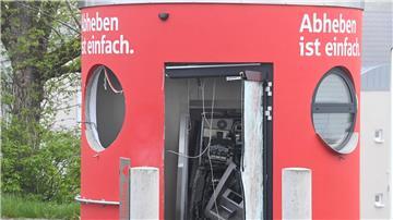Bei Geldautomatensprengungen nutzen Kriminelle gefährliche Stoffe und richten hohen Schaden an. Bundesweit gehen Einsatzkräfte gegen solche Taten vor.  (Archivbild) 
