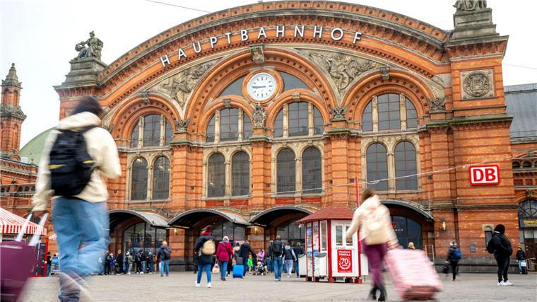 Bei großangelegten Kontrollen am Hauptbahnhof in Bremen werden die Einsatzkräfte fündig. (Symbolbild)