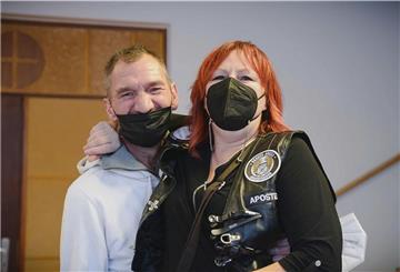 Bei ihren Einsätzen in Bremen-Nord und am Bremer Hauptbahnhof kommt Birgit Miller mit vielen Menschen in Kontakt, lernt ihre Schicksale kennen.