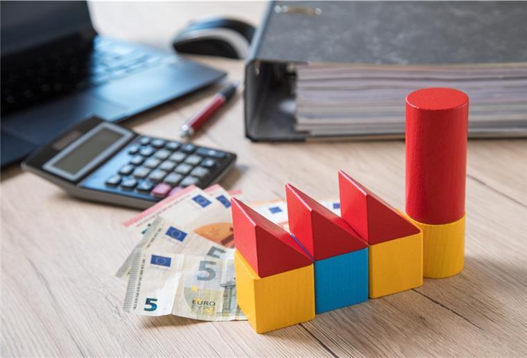 Bei Krediten auf Wohnimmobilien sollen Banken und Sparkassen einen Kapitalpuffer von 2 Prozent der Kreditsumme aufbauen – zur Prävention vor Ausfällen. 