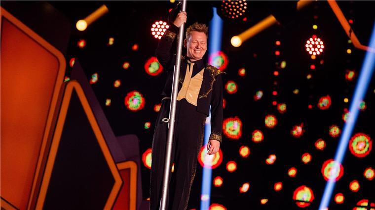 Victoria Swarovski und „Knossi“ moderieren „Das Supertalent“ Bei „Let’s Dance“ tanzte sich „Knossi“ in die Herzen der Zuschauer.