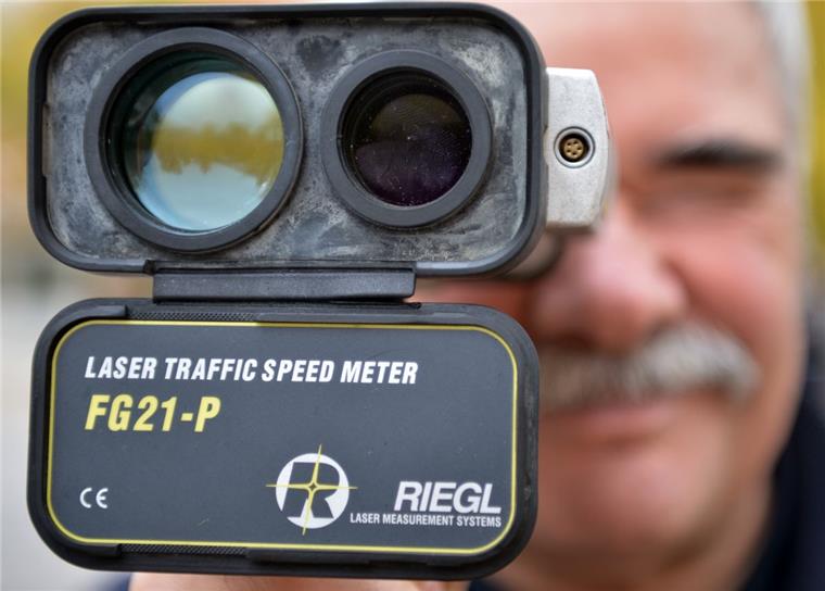 In Wulsdorf wird das Tempolimit noch beachtet Bei mehreren Laser-Kontrollen in Wulsdorf hat die Polizei insgesamt 157 Fahrzeuge ins Visier genommen. Sechs Fahrer wurden verwarnt.