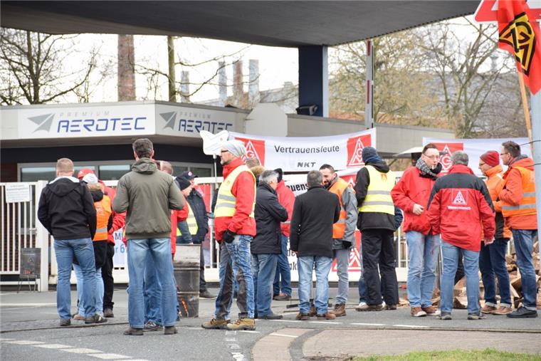 Bei Premium Aerotec stehen die Zeichen auf Konflikt. Unser Archivbild zeigt eine Protestaktion in der Vergangenheit.