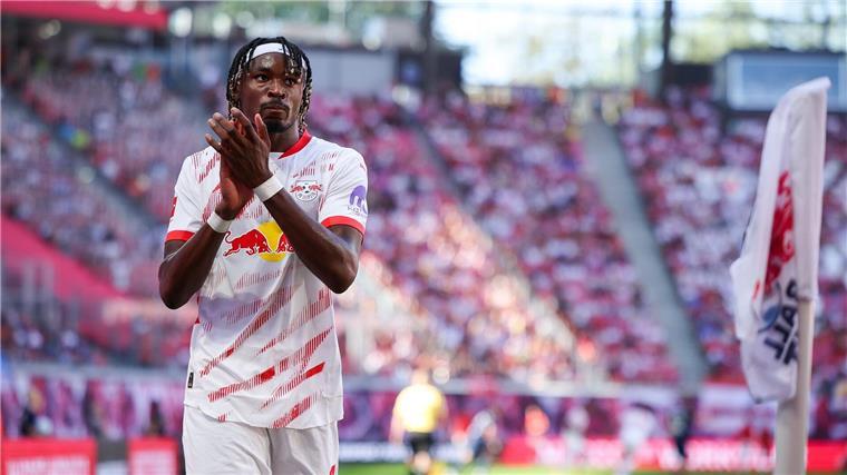RB Leipzig: Geetruida steht als Simakan-Nachfolger bereit Bei RB Leipzig vor dem Abgang: Mohamed Simakan.