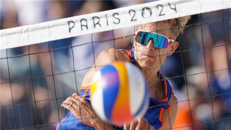 Bei seinem ersten Auftritt in Paris gab es Pfiffe für Beachvolleyballer Steven van de Velde.