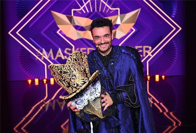 „Masked Singer“: Giovanni Zarrella war zweites „Mysterium“ Bei „The Masked Singer“ ist ein weiteres „Mysterium“ gelöst: Der Sänger, Entertainer und TV-Moderator Giovanni Zarrella lüftete in der ProSieben-Show am Samstagabend die neu eingeführte Maske mit wechselnden Besitzern.