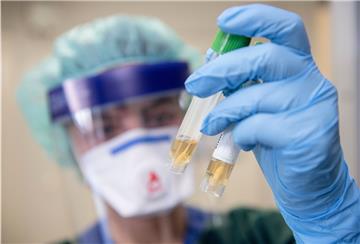 Bei zwei Personen aus dem Landkreis Rotenburg ist der Corona-Virus festgestellt worden. Die Patienten hatten Urlaub in Südtirol gemacht.